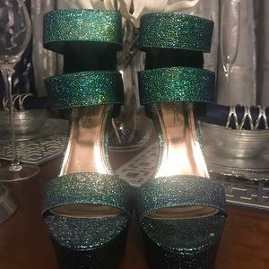 Anne Michelle Green Fashion Sandals